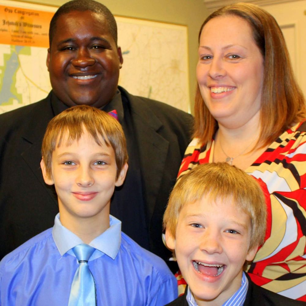 Meet your Posher, Dion'ntammy